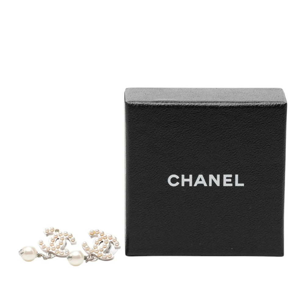 CHANEL Silver Pearl Logo Earrings - Picture 4 of 4